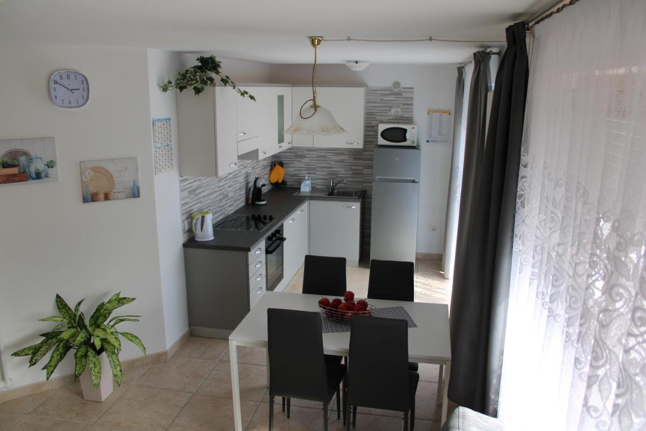 Night And Day Apartamento Predazzo Exterior foto